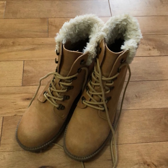 Boots - Picture 2 of 3